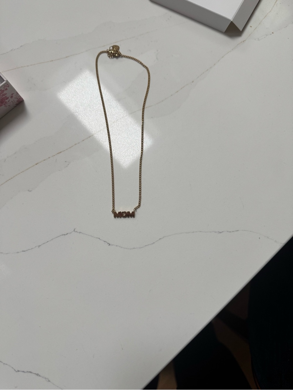MOM Pendant Necklace in Gold